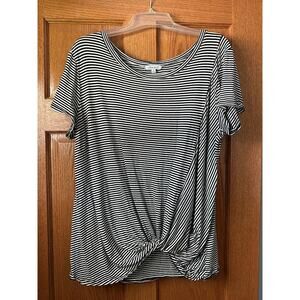 White Birch Black and White Knot Shirt Size Large